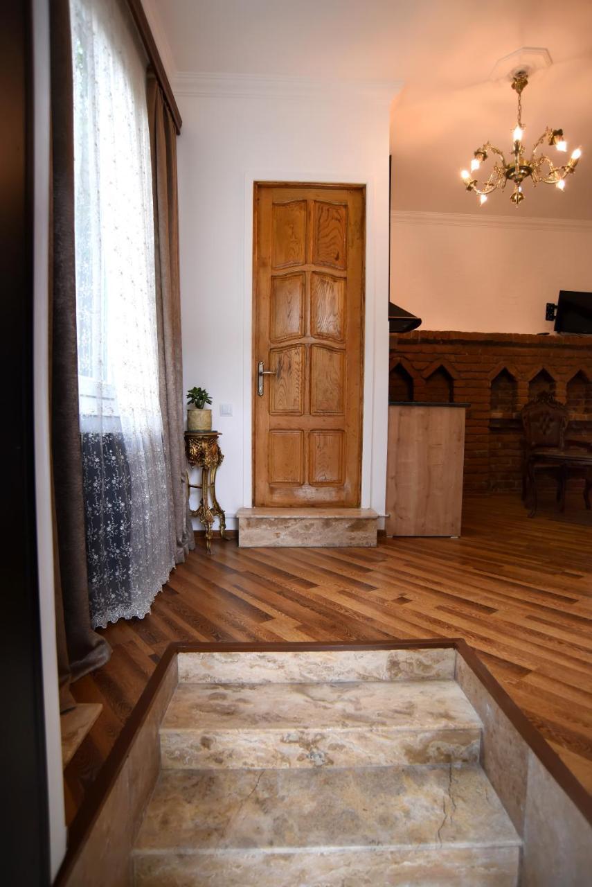 Old Vera Tbilisi Bagian luar foto